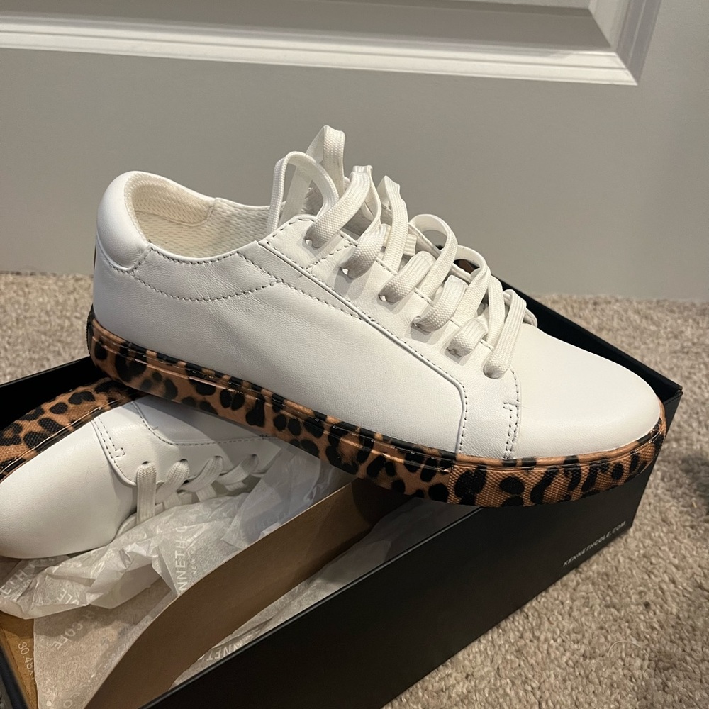 Kenneth Cole sneakers white/cheetah size 7